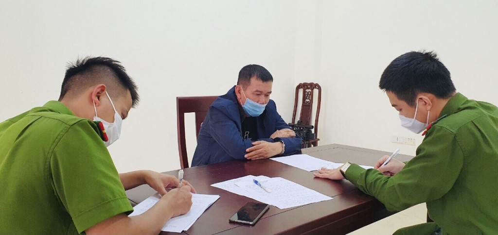 Kẻ c&oacute; 9 tiền &aacute;n cầm đầu sới bạc c&oacute; sự tham gia của nhiều qu&yacute; b&agrave; - Ảnh 2.