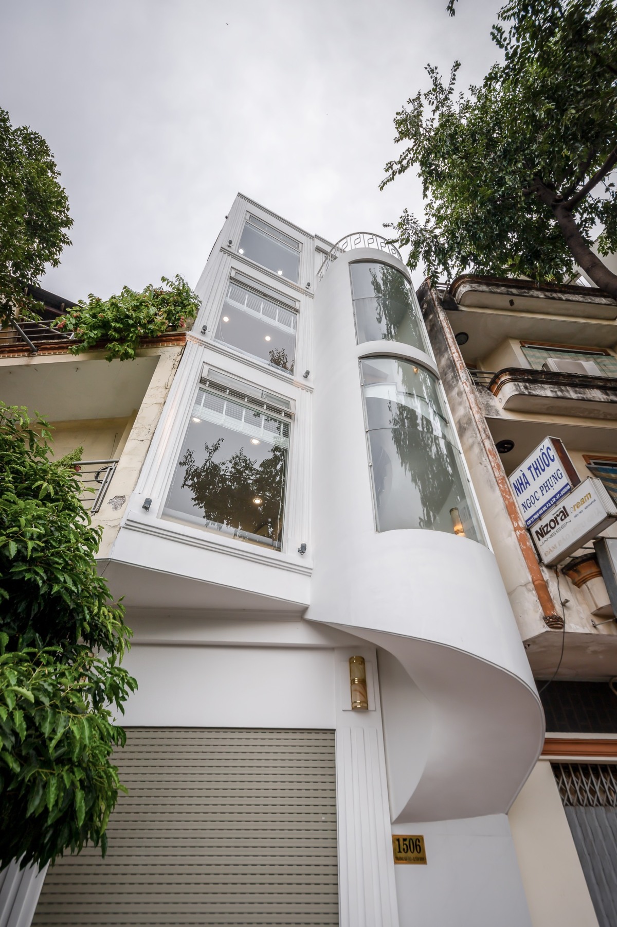Nhà phố 24 m2 thiết kế tối giản - Ảnh 1.