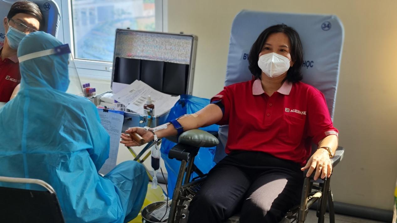 Agribank Long An: “Một giọt máu hồng - Ấm lòng tình thương” - Ảnh 4.