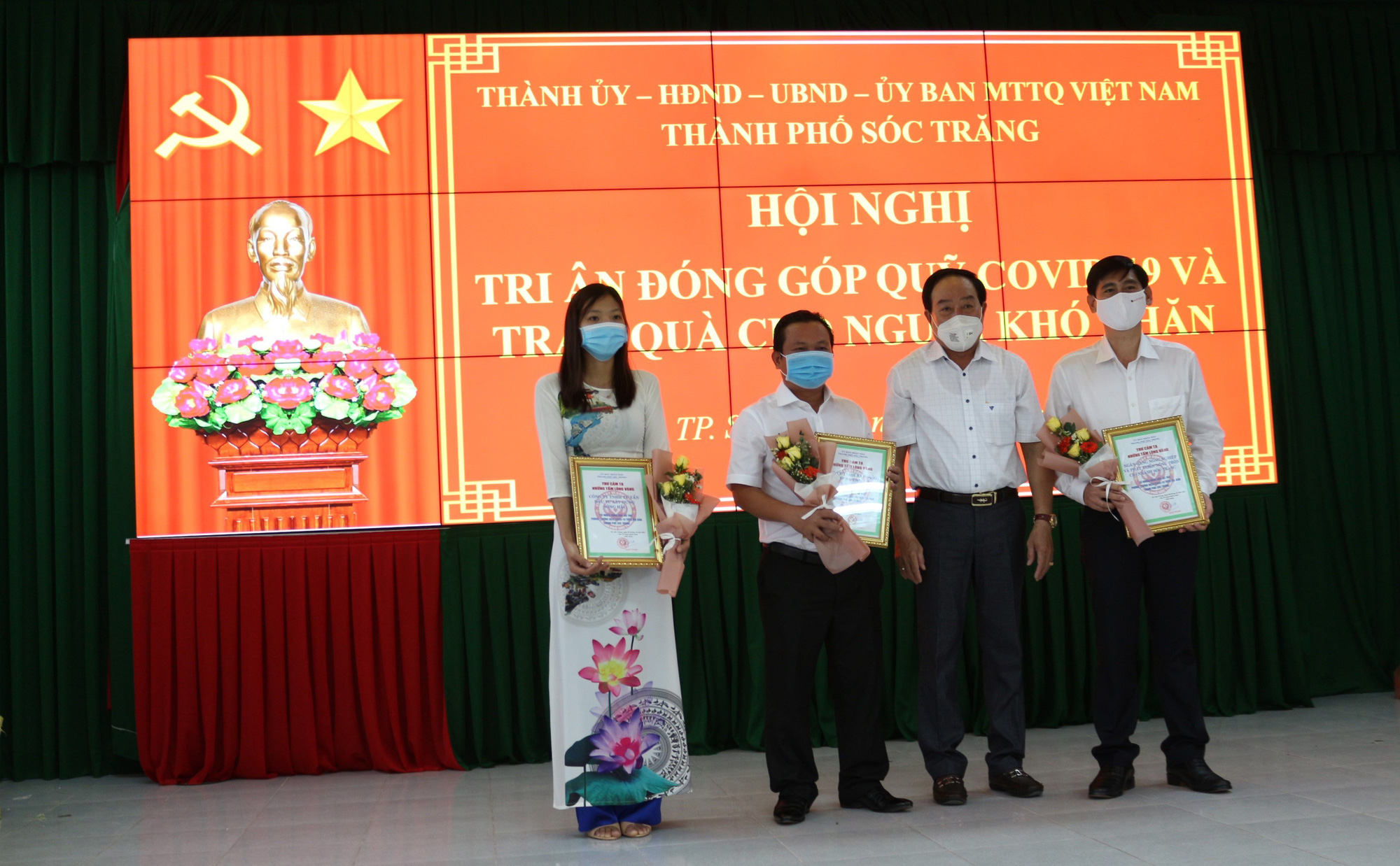 C&aacute;n bộ, vi&ecirc;n chức Agribank S&oacute;c Trăng tự nguyện kh&ocirc;ng nhận hơn 1 tỉ đồng hỗ trợ - Ảnh 4.
