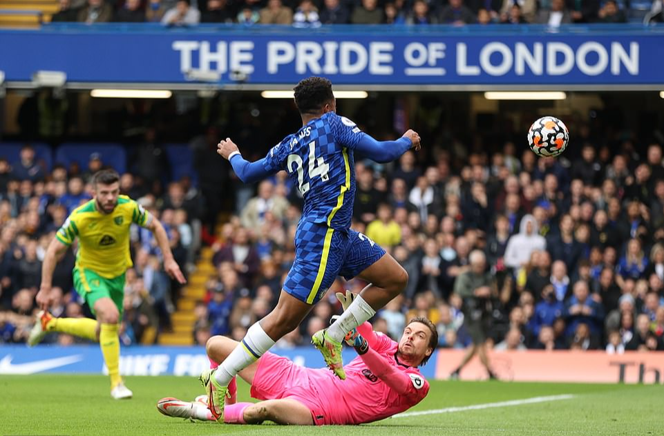 Tỉ phú Anh nhập cuộc, chi hàng tỉ bảng giành mua Chelsea với đại gia Mỹ