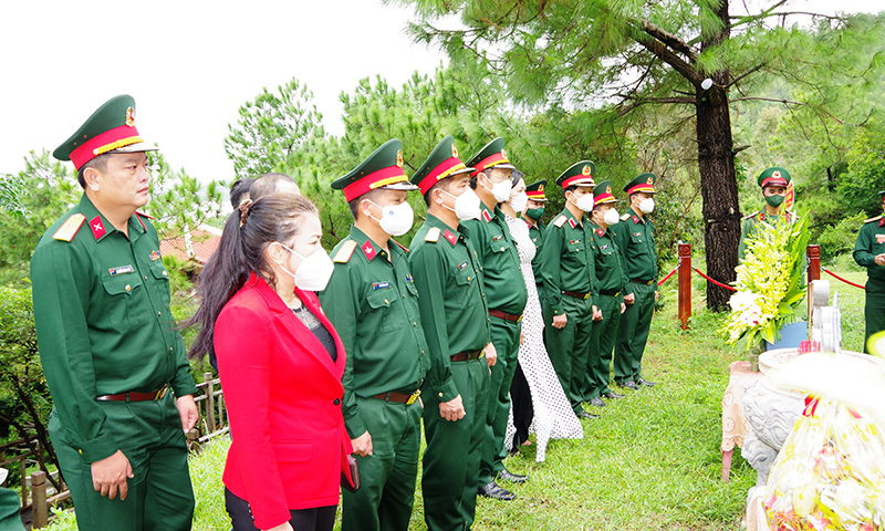 Bộ Tư lệnh TP Hồ Ch&iacute; Minh hỗ trợ 200 triệu đồng cho Quảng B&igrave;nh chống dịch Covid-19 - Ảnh 2.