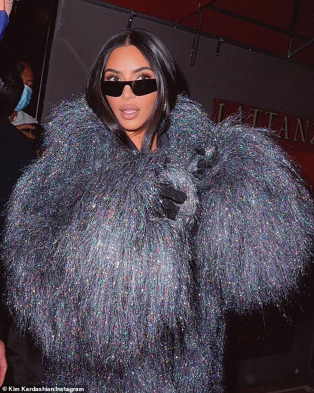 Kẻ r&igrave;nh rập Kim Kardashian lại bị bắt b&ecirc;n ngo&agrave;i nh&agrave; c&ocirc; - Ảnh 1.