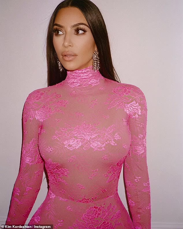 Kẻ r&igrave;nh rập Kim Kardashian lại bị bắt b&ecirc;n ngo&agrave;i nh&agrave; c&ocirc; - Ảnh 2.