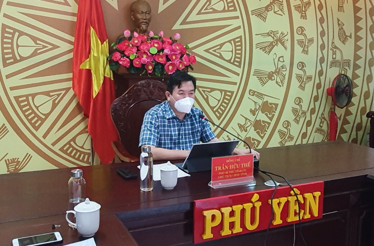 Phú Yên lo chống lũ trong bão - Ảnh 4.