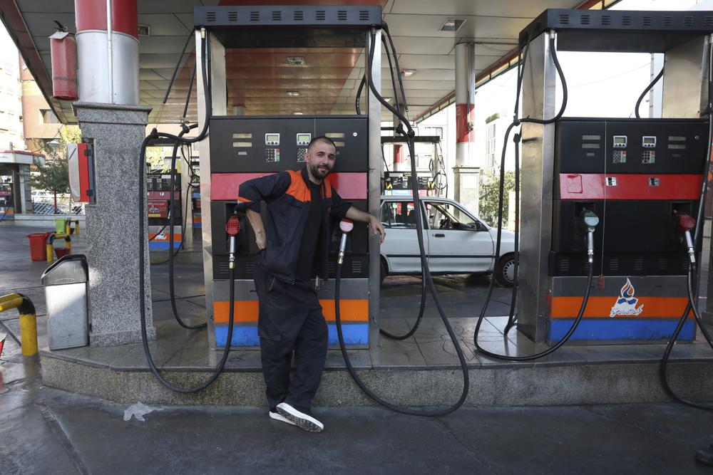 Iran dính đòn tấn công "độc"
