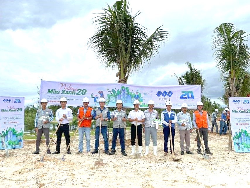 20.000 cây xanh được gieo trồng trong sinh nhật 20 năm của FLC - Ảnh 1.