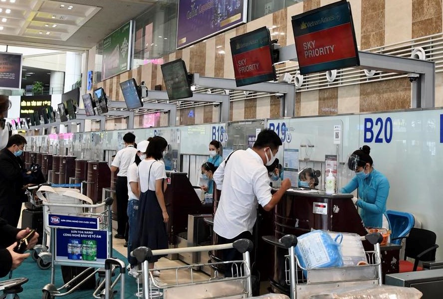Thủ tướng: Nghiên cứu đề nghị của chuyên gia kinh tế về giá sàn vé máy bay