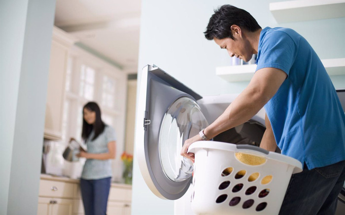 Thương vợ nhiều hơn sau 2 th&aacute;ng ở rể bất đắc dĩ - Ảnh 1.