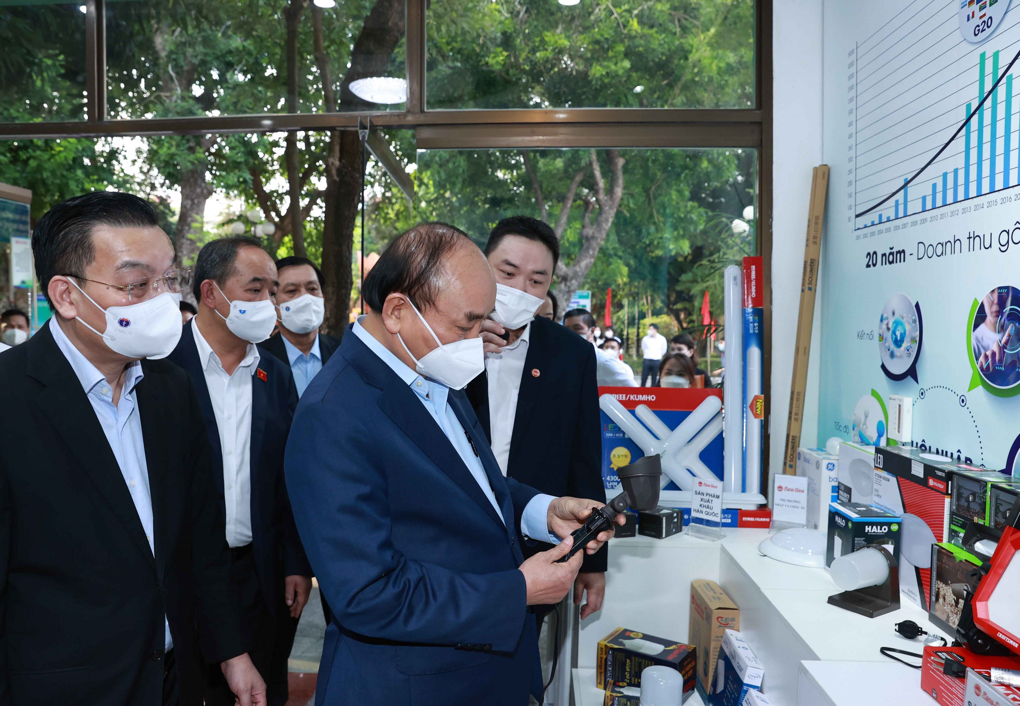 Chủ tịch nước thăm doanh nghiệp tiêu biểu của người cao tuổi - Ảnh 1.