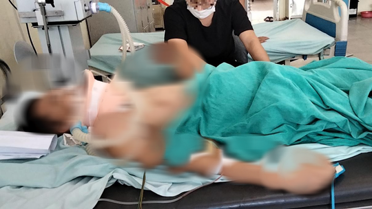 Vụ người đàn ông bị đánh trước trụ sở VKSND: Chuyển hồ sơ lên Công an TP Hà Nội - Ảnh 2.
