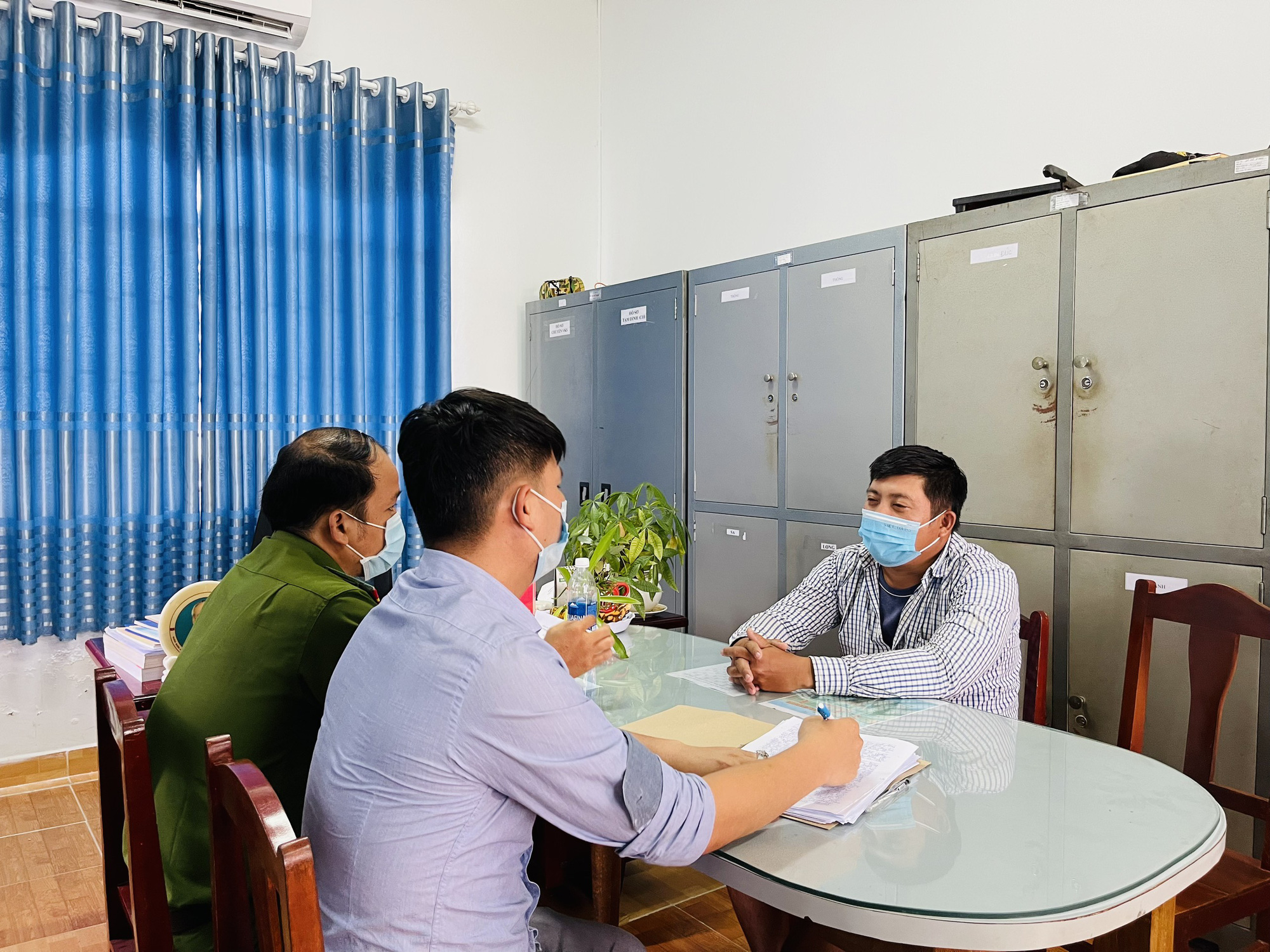 Ph&uacute; Quốc: Tạm giữ đối tượng li&ecirc;n quan thi thể bị bao c&aacute;t đ&egrave; l&ecirc;n người - Ảnh 1.