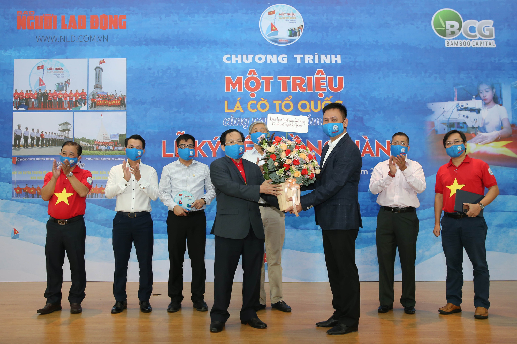Bamboo Capital đồng h&agrave;nh c&ugrave;ng Chương tr&igrave;nh Một triệu l&aacute; cờ Tổ quốc c&ugrave;ng ngư d&acirc;n b&aacute;m biển - Ảnh 5.