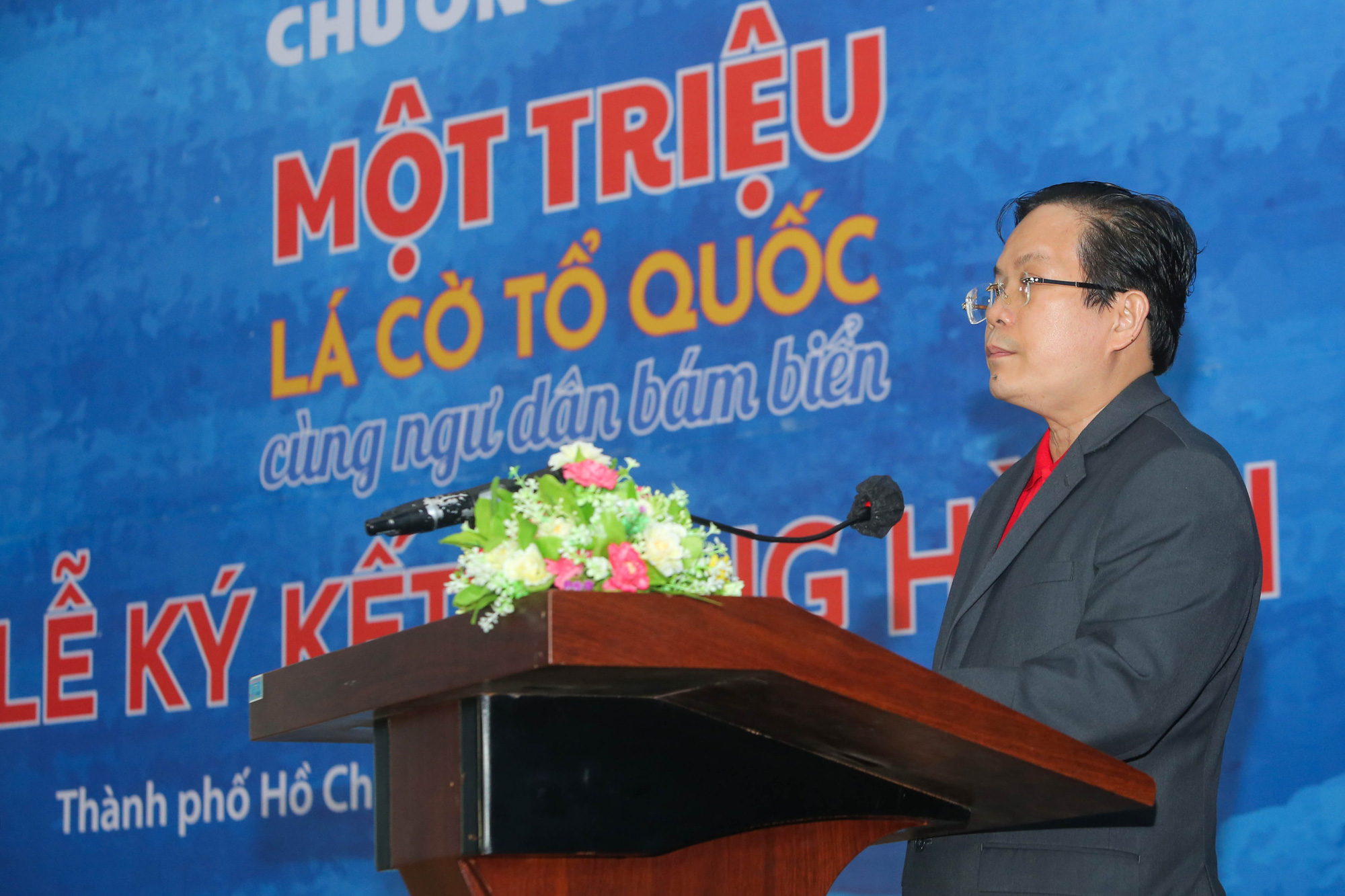 Bamboo Capital đồng h&agrave;nh c&ugrave;ng Chương tr&igrave;nh Một triệu l&aacute; cờ Tổ quốc c&ugrave;ng ngư d&acirc;n b&aacute;m biển - Ảnh 3.