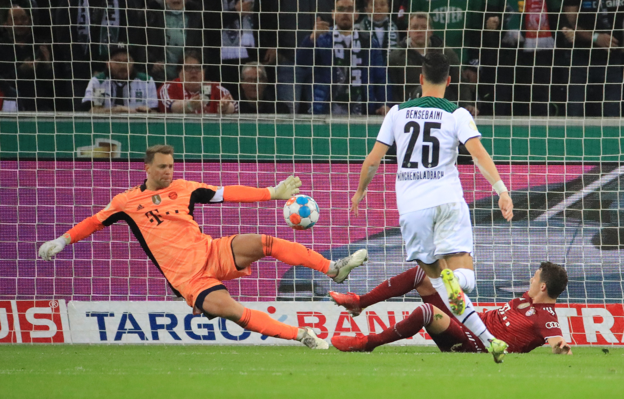Thủng lưới 5 b&agrave;n, Bayern Munich bị loại khỏi c&uacute;p quốc gia Đức - Ảnh 3.