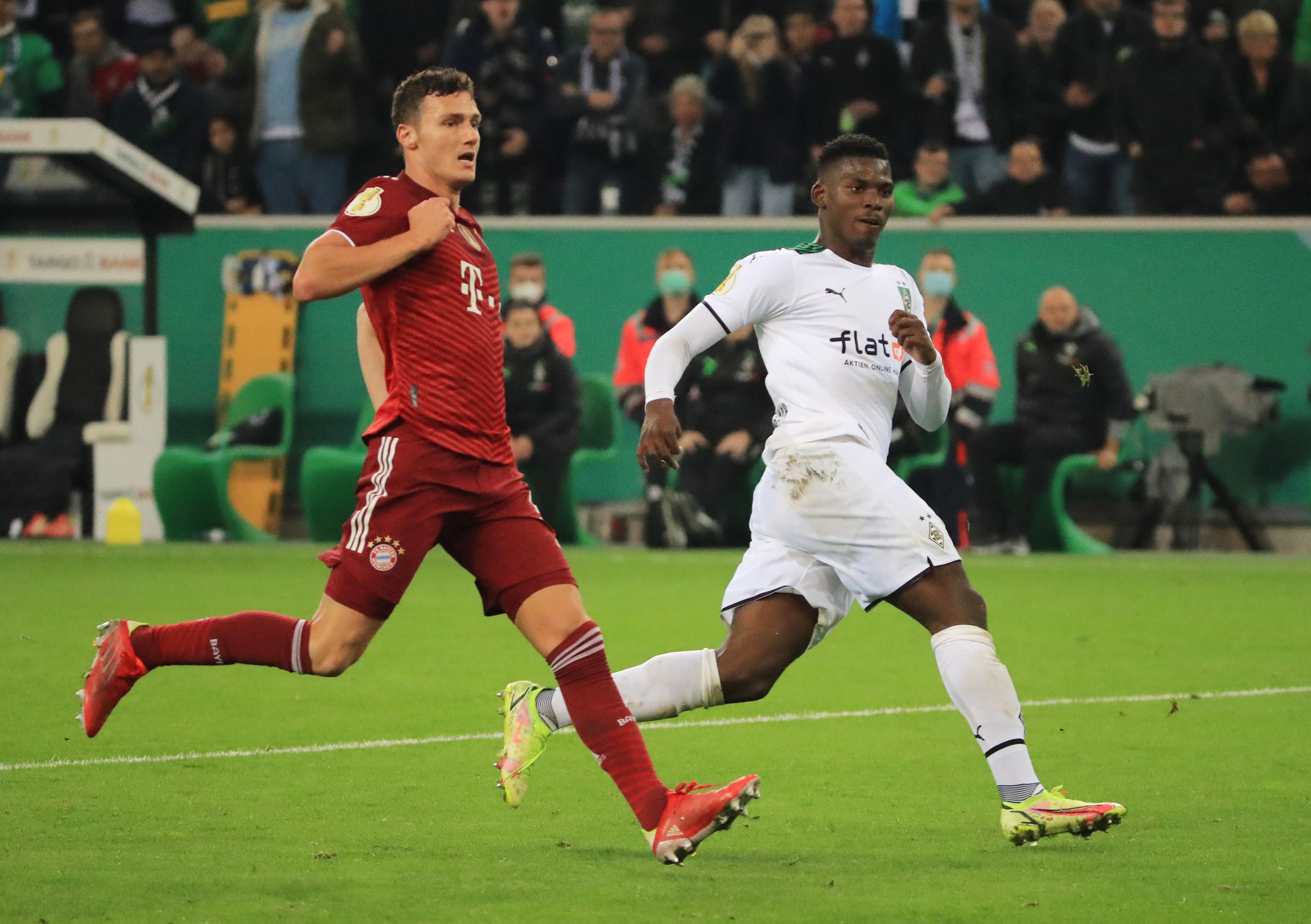 Thủng lưới 5 b&agrave;n, Bayern Munich bị loại khỏi c&uacute;p quốc gia Đức - Ảnh 7.