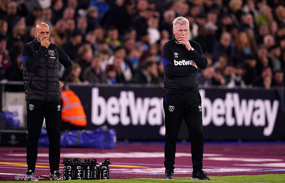 West Ham quét sạch đại diện Manchester, hiên ngang đoạt vé tứ kết League Cup - Ảnh 1.