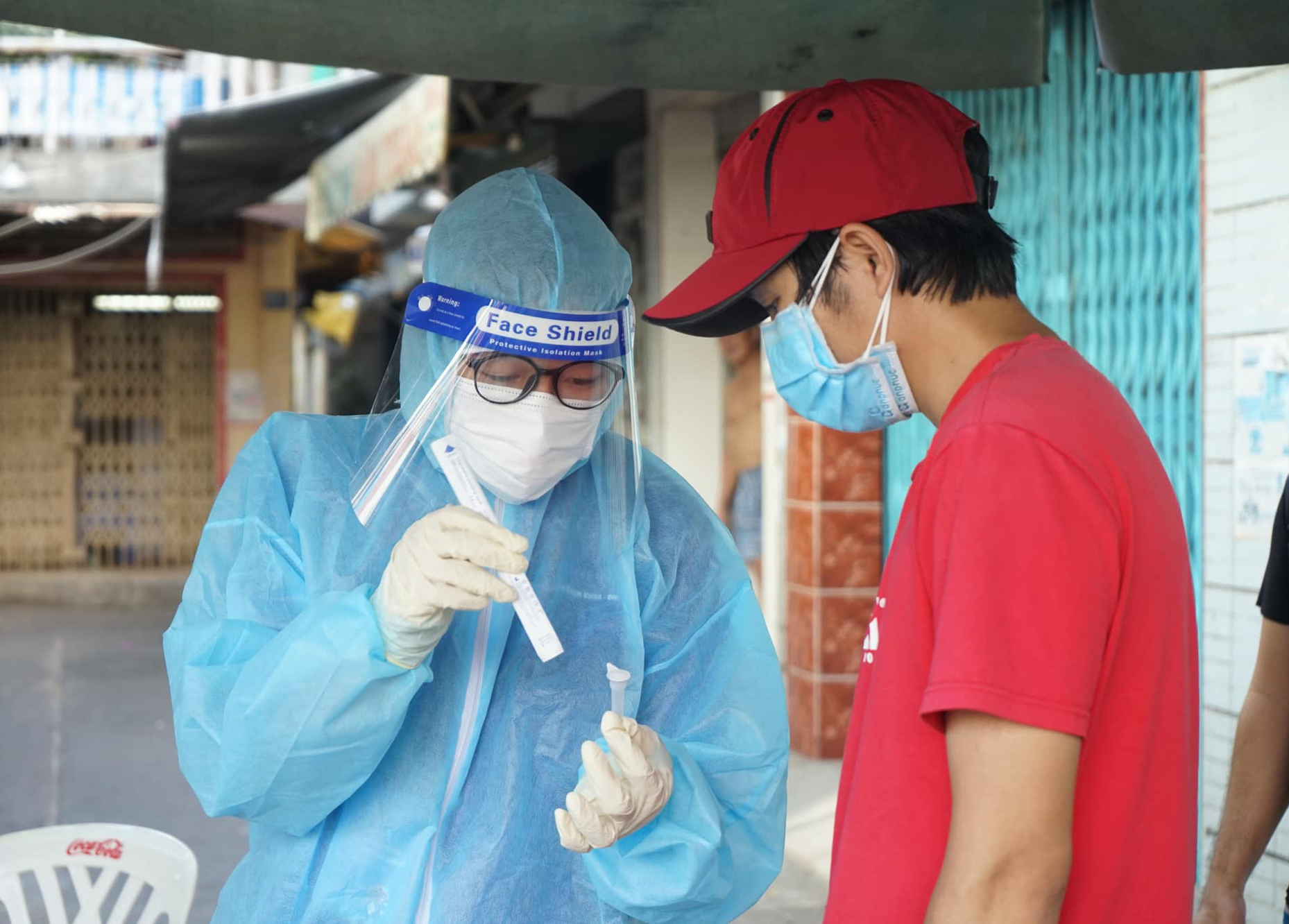 Ngày 28-10, số ca tử vong do Covid-19 ở TP HCM giảm sâu nhất trong gần 3 tháng qua