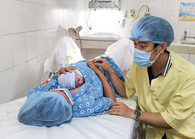 Trợ cấp cho phụ nữ ở vùng có mức sinh thấp, chuyên gia nói "chưa đủ"