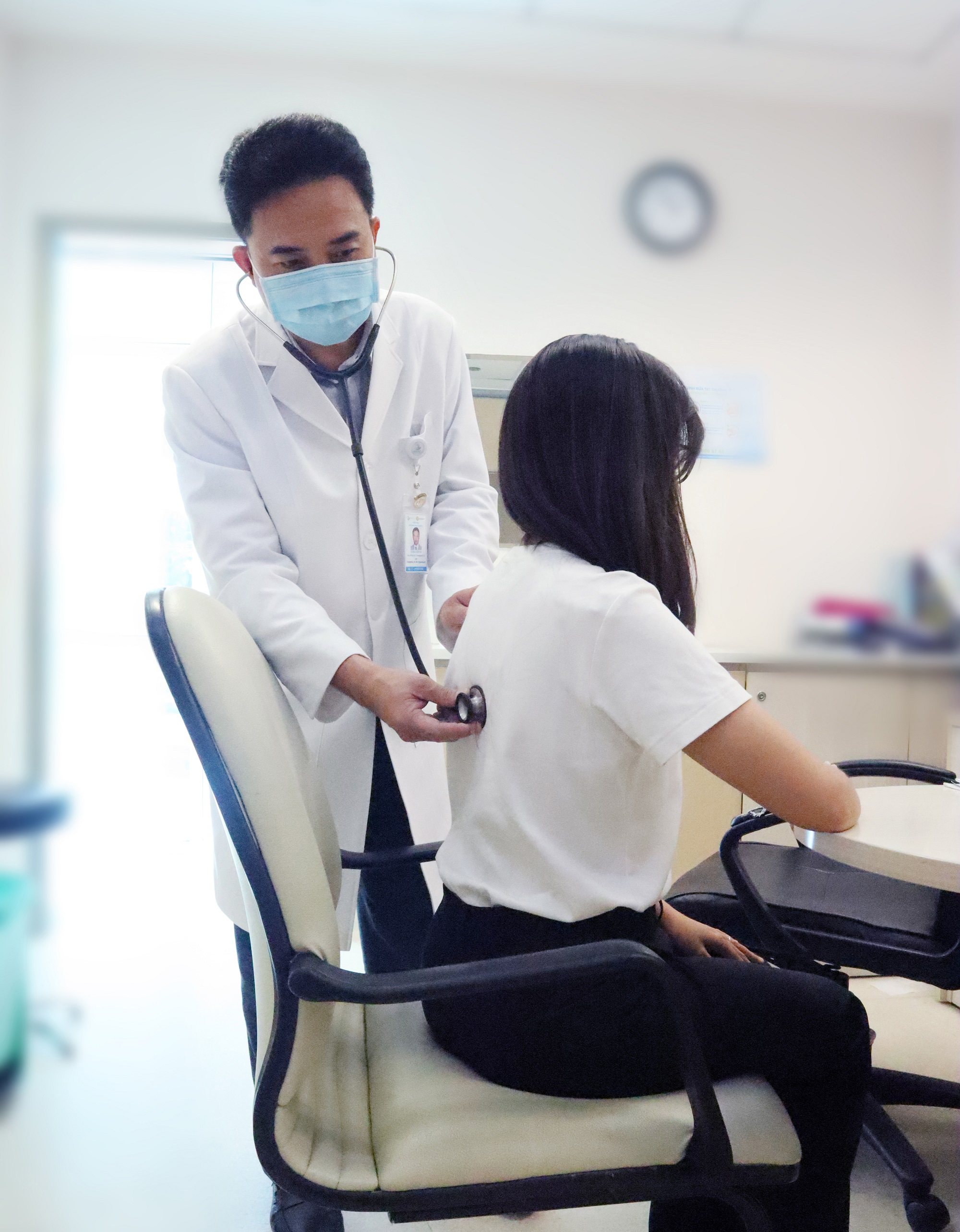 Kh&aacute;m miễn ph&iacute; cho phụ nữ đ&atilde; mắc Covid-19 - Ảnh 1.