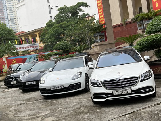 Triệt phá đường dây đánh bạc 1.500 tỉ đồng, thu giữ nhiều ôtô hạng sang
