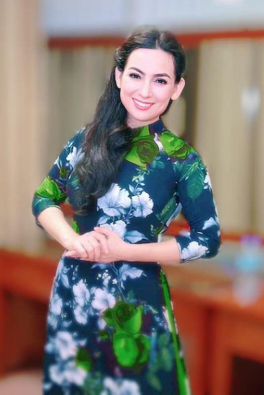Việt Hương chuẩn bị thủ tục đưa thi hài Phi Nhung sang Mỹ? - Ảnh 1.
