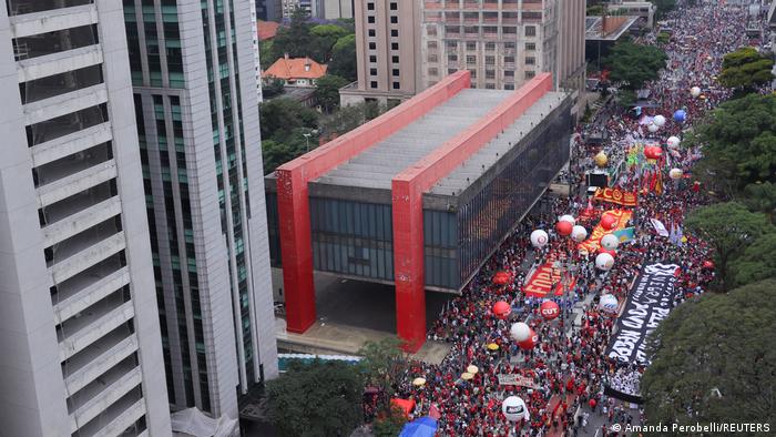 Brazil: Lạm phát và giá nhiên liệu tăng, biển người đòi luận tội tổng thống