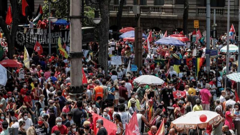 Brazil: Lạm phát và giá nhiên liệu tăng, biển người đòi luận tội tổng thống - Ảnh 3.
