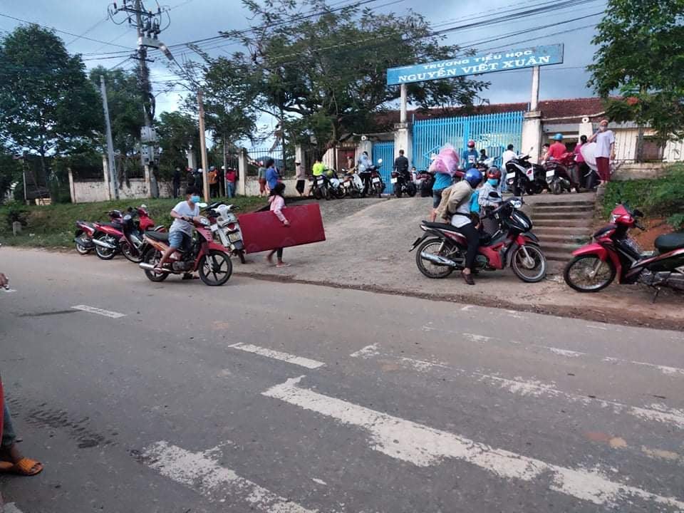 3 học sinh mắc Covid-19, hàng trăm bạn học và giáo viên 2 trường phải cách ly - Ảnh 2.