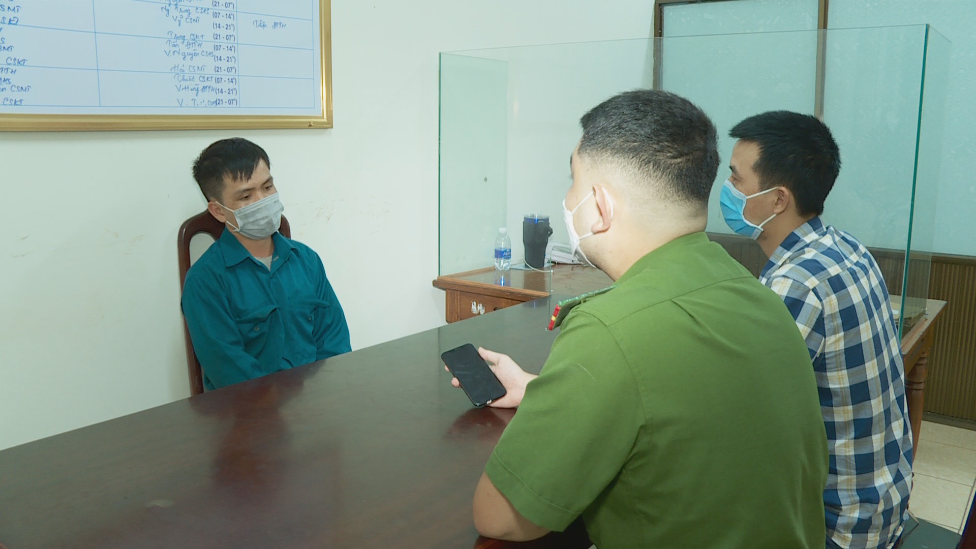 Bắt giữ nhân viên Công ty Đô thị và Môi trường nghiện ma túy cướp giật tài sản - Ảnh 1.