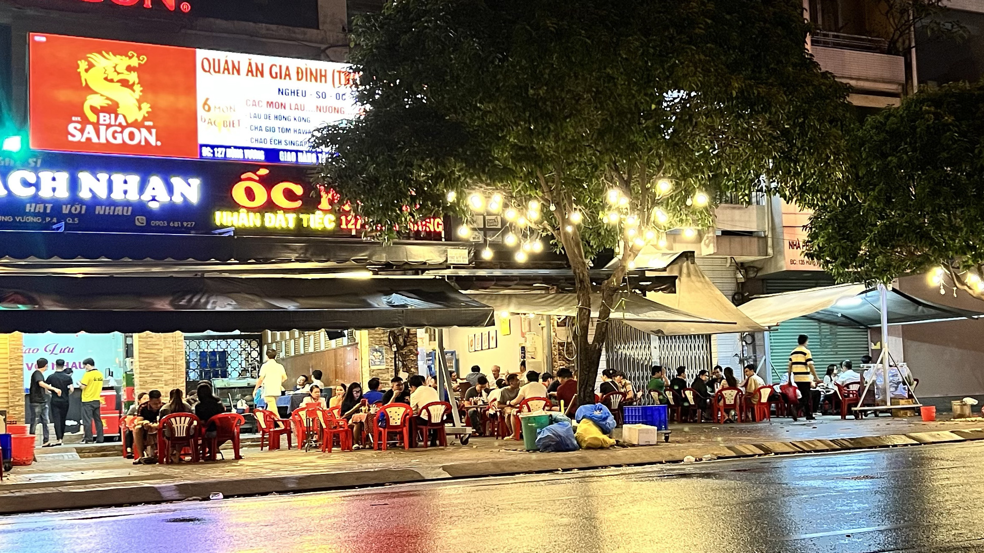 TP HCM: Nhiều quán che chắn, "ngụy trang" để bán rượu bia cho thực khách