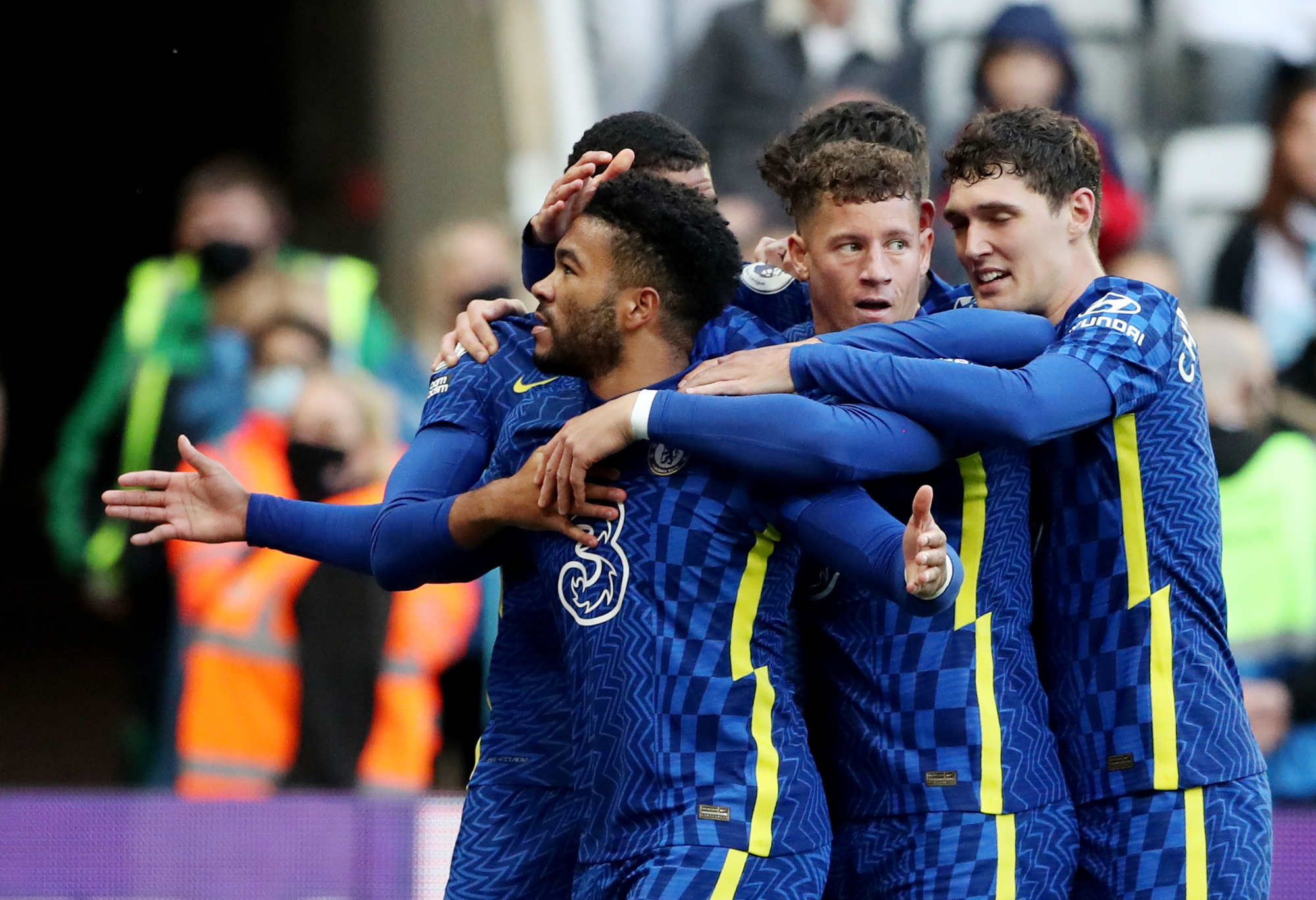 Chelsea đại thắng Newcastle, Man City trắng tay sân nhà Etihad