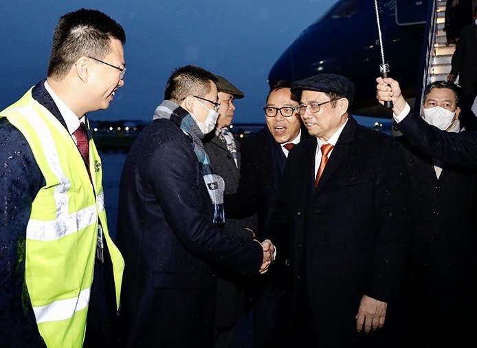 Thủ tướng Phạm Minh Ch&iacute;nh tới Anh dự Hội nghị về biến đổi kh&iacute; hậu - Ảnh 2.