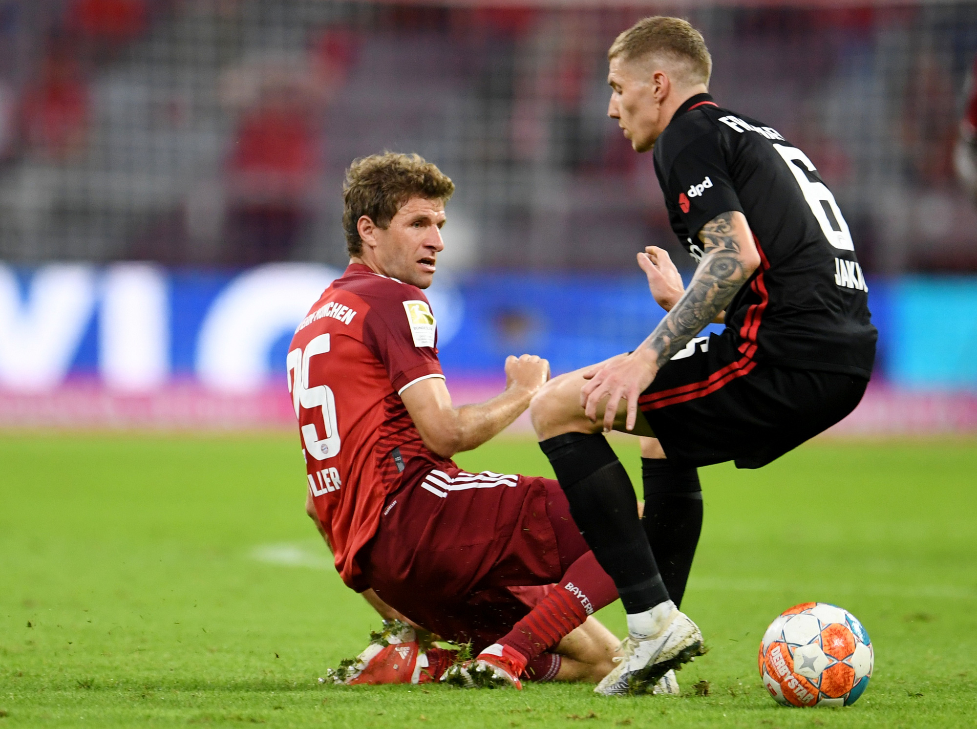 Thất bại tr&ecirc;n s&acirc;n nh&agrave;, Bayern Munich bị ngắt chuỗi bất bại - Ảnh 2.