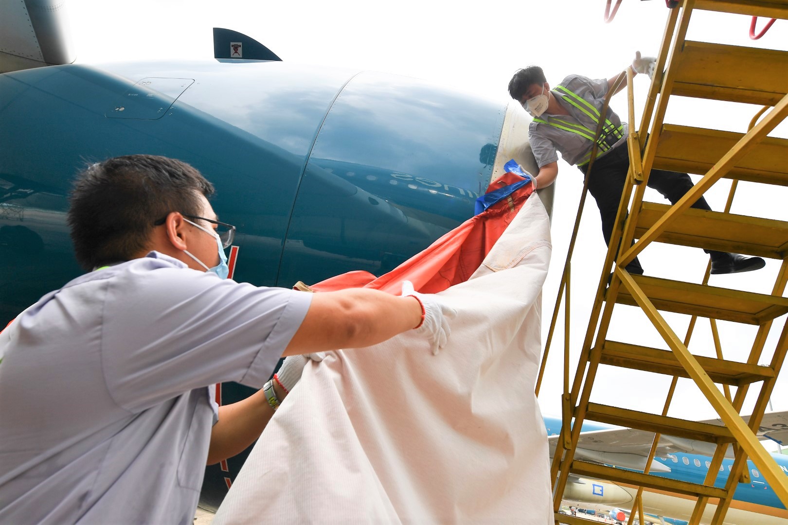 H&agrave;ng kh&ocirc;ng hối hả bảo dưỡng m&aacute;y bay trước ng&agrave;y nối lại bay nội địa - Ảnh 5.