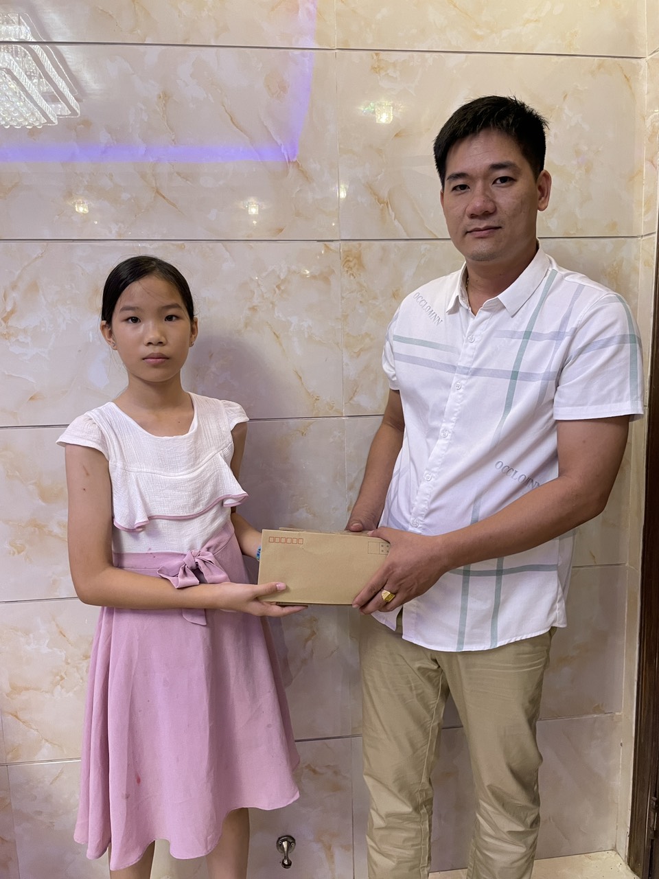 Kiều bào tại Trung Quốc tiếp tục ủng hộ chương trình Tình thương cho em - Ảnh 2.