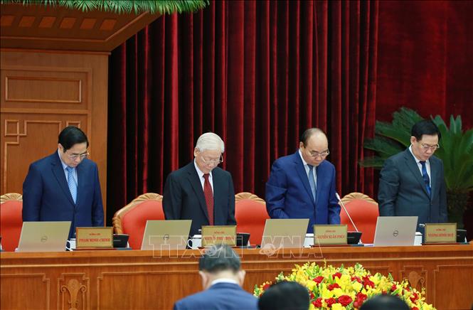 Chủ tịch nước Nguyễn Xu&acirc;n Ph&uacute;c điều h&agrave;nh phi&ecirc;n khai mạc Hội nghị Trung ương 4 - Ảnh 2.