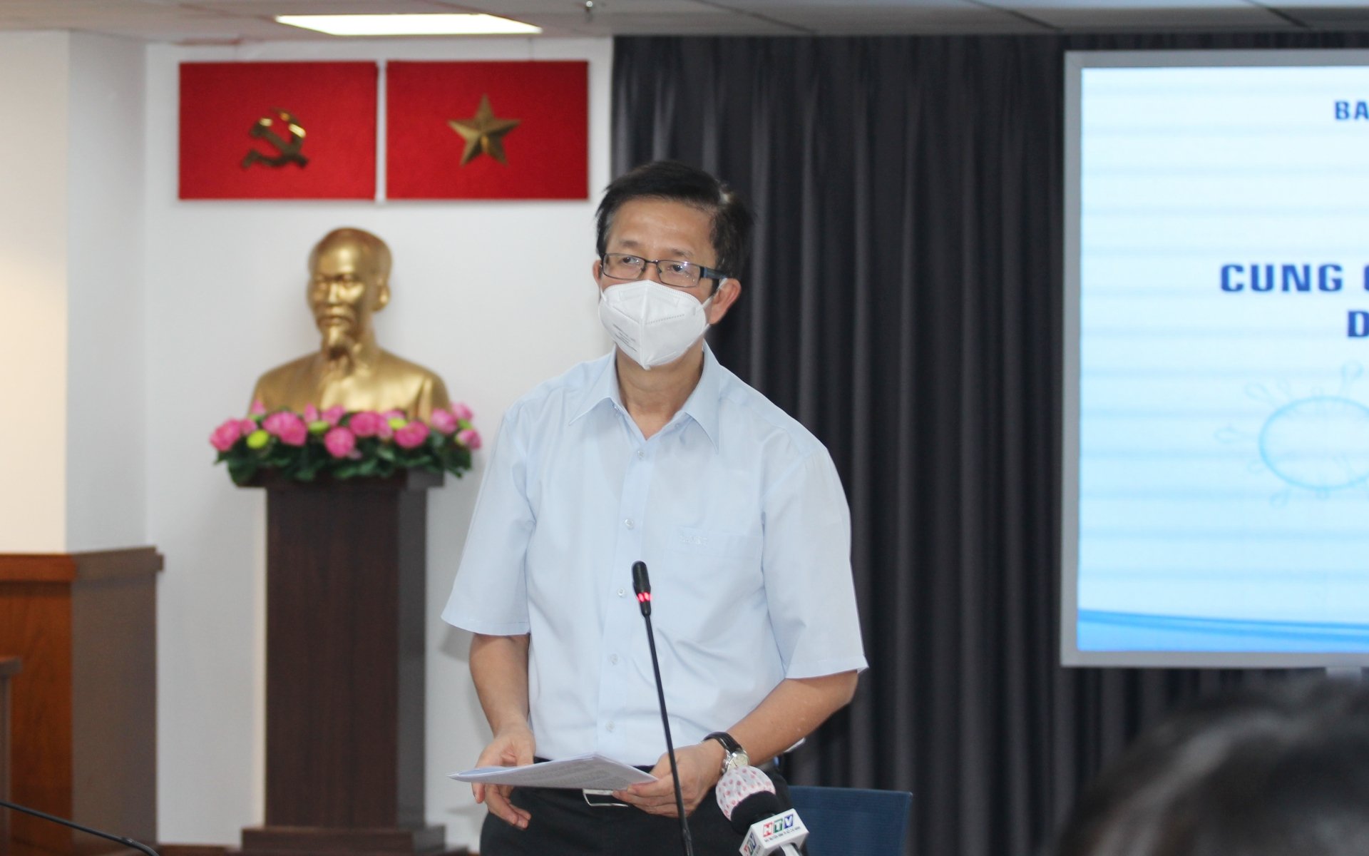 17 quận, huyện tại TP HCM đề nghị c&ocirc;ng nhận kiểm so&aacute;t được dịch Covid-19 - Ảnh 2.
