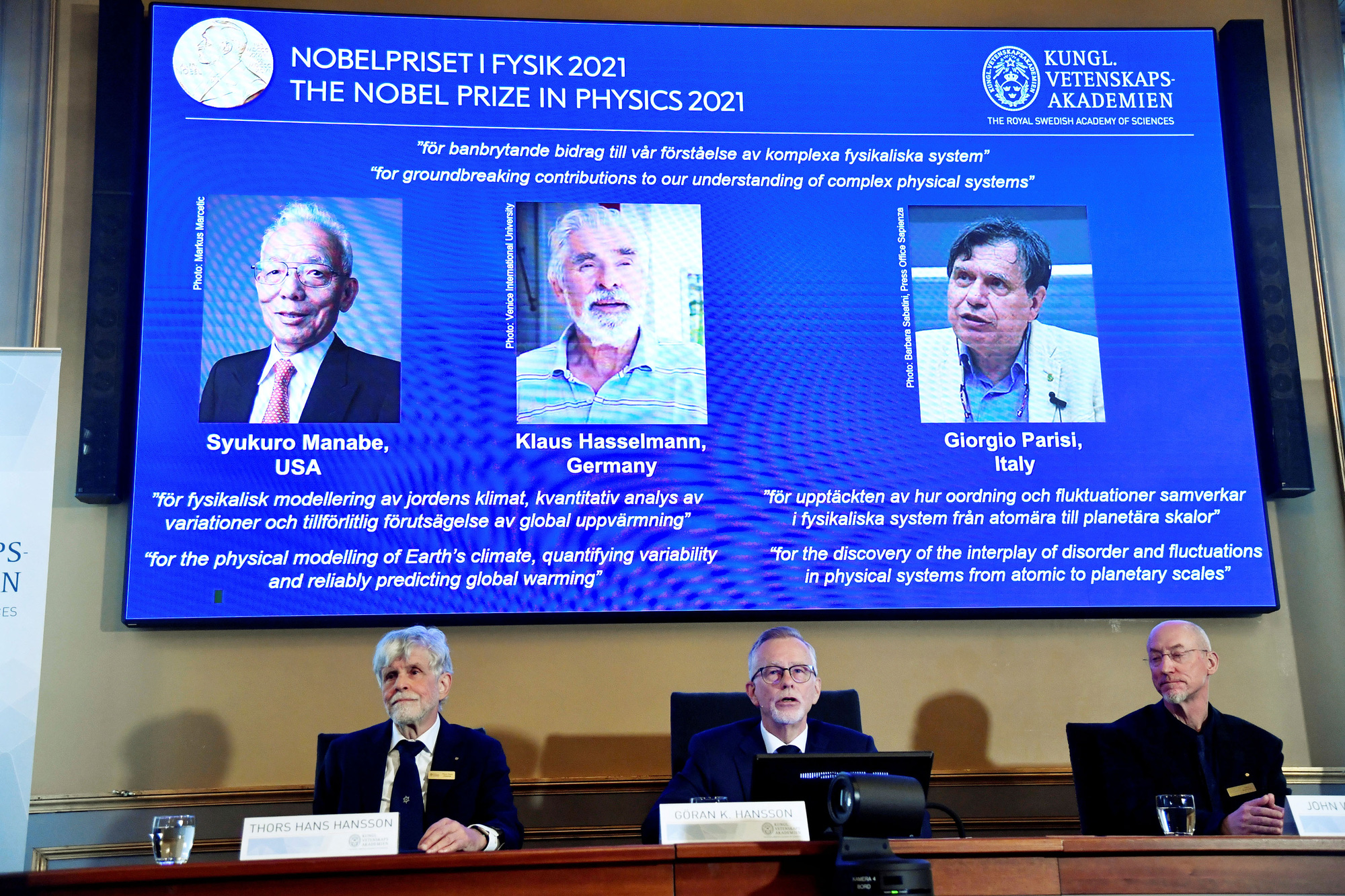3 nhà khoa học chia nhau giải Nobel Vật lý 2021