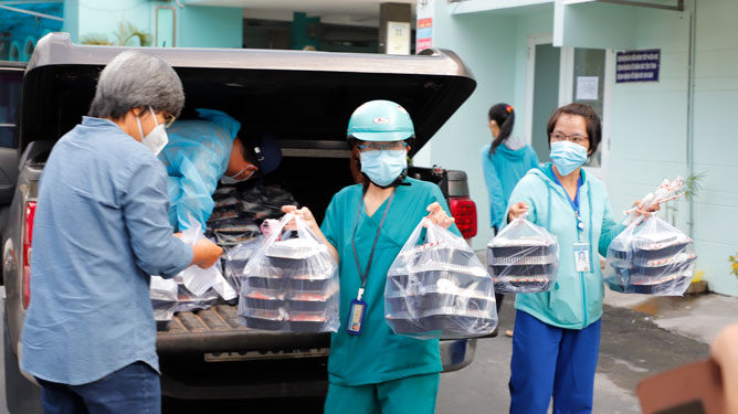 Năng lượng buổi sáng cho tuyến đầu chống dịch