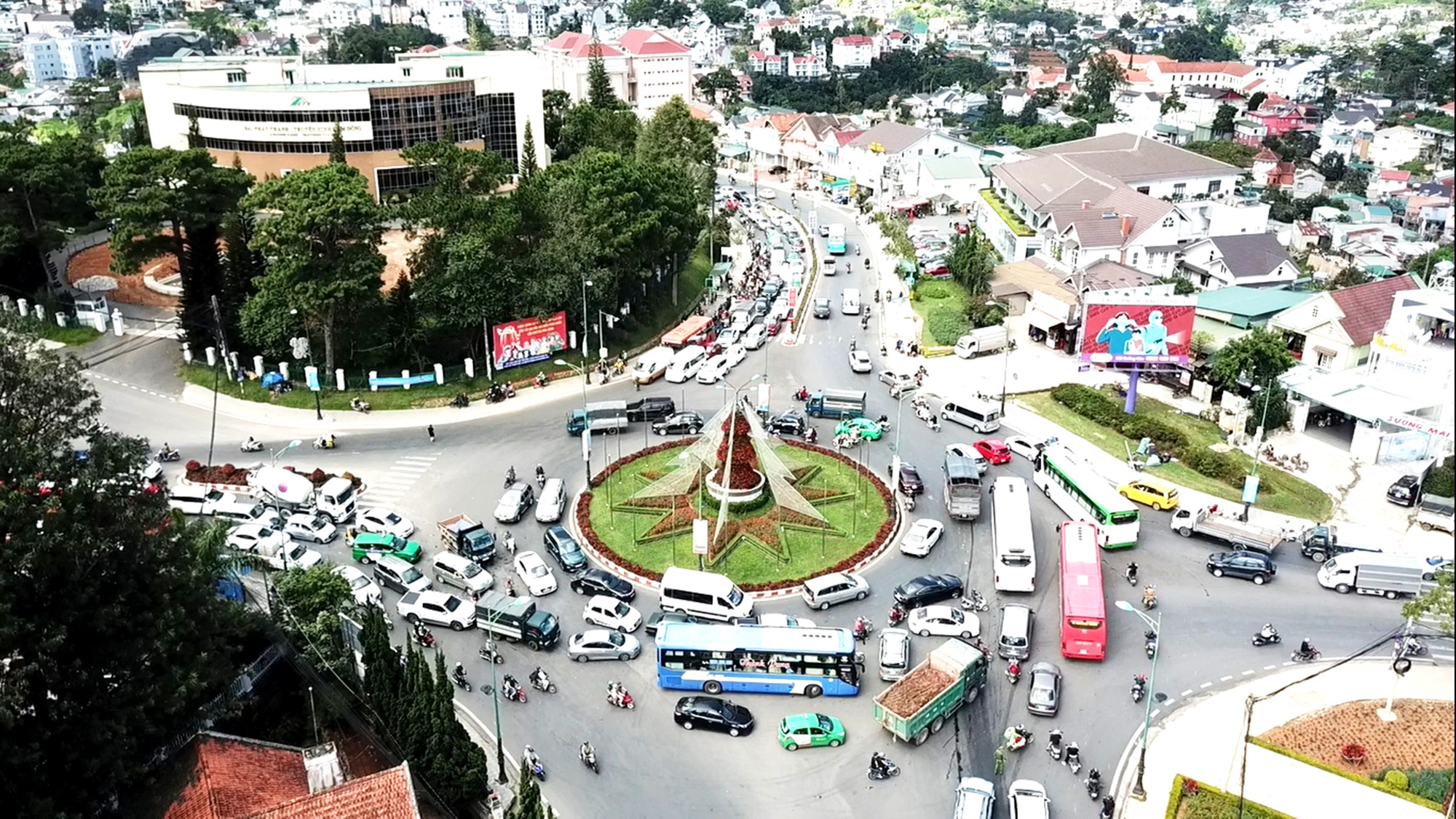 Đà Lạt không còn là "thành phố không đèn xanh đỏ"