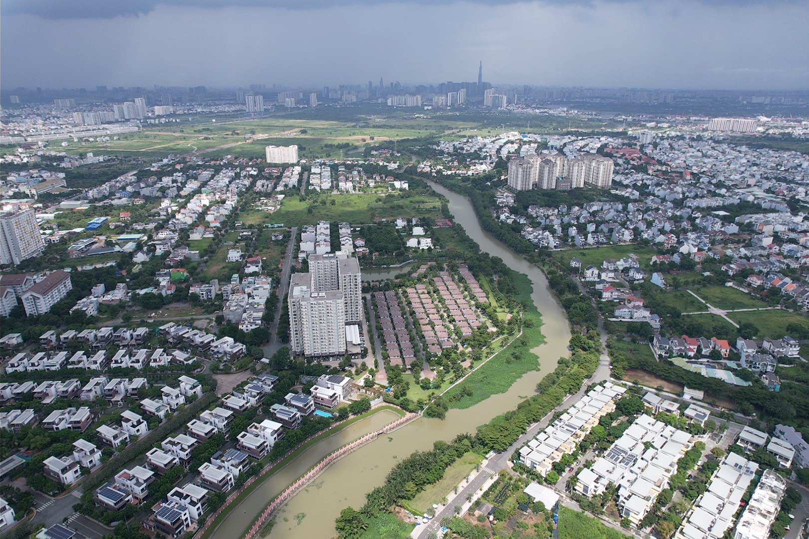 Hàng loạt kiến nghị giúp TP HCM tăng thu ngân sách