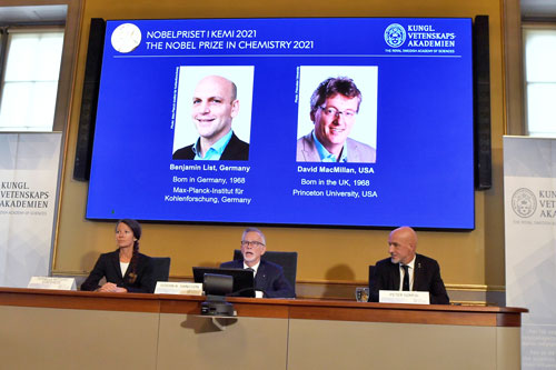 Nobel Hóa học 2021 vinh danh phát hiện vĩ đại