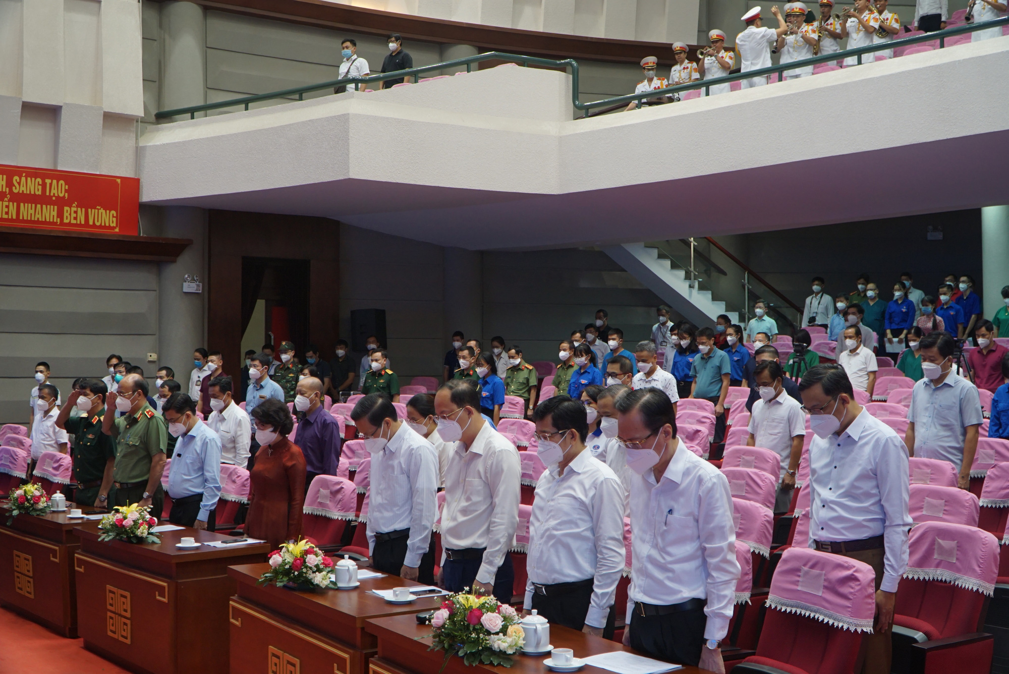 TP HCM tri &acirc;n đội ngũ y tế chi viện chống dịch Covid-19 - Ảnh 1.