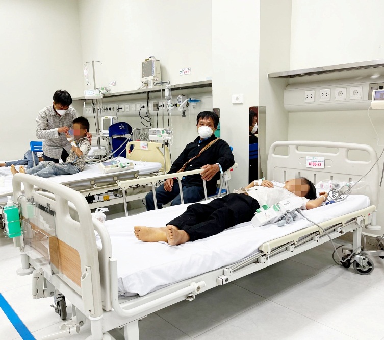 Trẻ nguy kịch vì ngộ độc quả hồng trâu