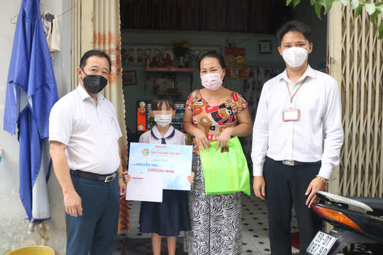 Một ng&agrave;y c&ugrave;ng Chương tr&igrave;nh T&igrave;nh thương cho em đến với trẻ mồ c&ocirc;i - Ảnh 1.