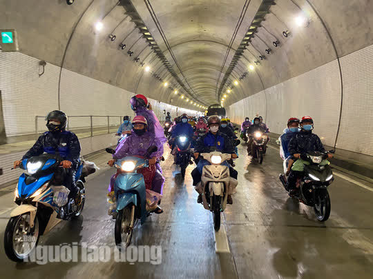 "Mở" hầm Hải Vân cho đoàn người đi xe máy từ phía Nam về quê