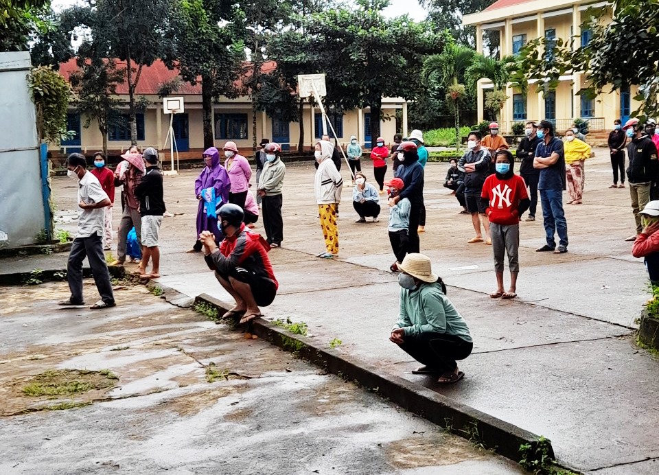 Đắk Lắk: Trở lại trường được 2 ngày, hàng chục học sinh, giáo viên phải cách ly