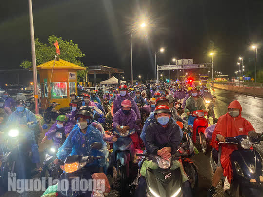Mở hầm Hải Vân cho đoàn người đi xe máy từ phía Nam về quê - Ảnh 5.