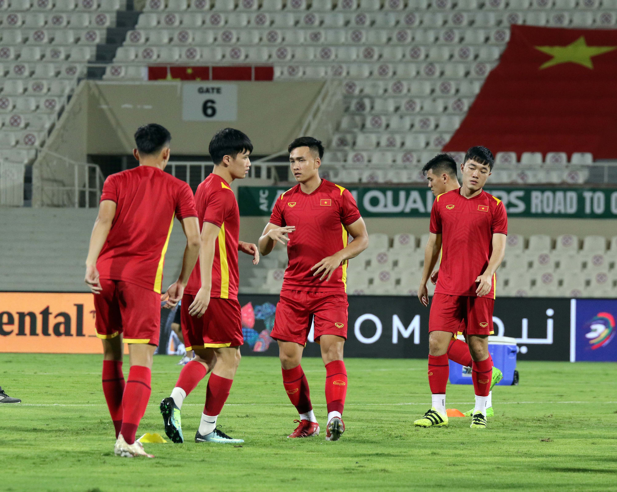 Duy Mạnh: Trung Quốc là đội bóng mạnh, nhưng chúng tôi có lối chơi riêng để khắc chế - Ảnh 3.